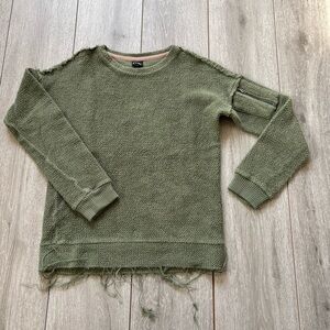 ART CLASS boys sweater green  frayed hems long sleeves sz Large 14/16 grungy